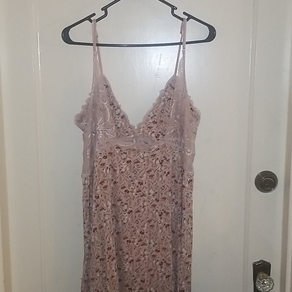 Bundle Of 3 Comfortable And Sexy Nighties.Like New - image 7